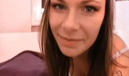 Na 2 nastolatki filmy poeno za darmo brunetka